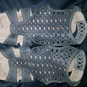 Open-Toed Platform Wedges